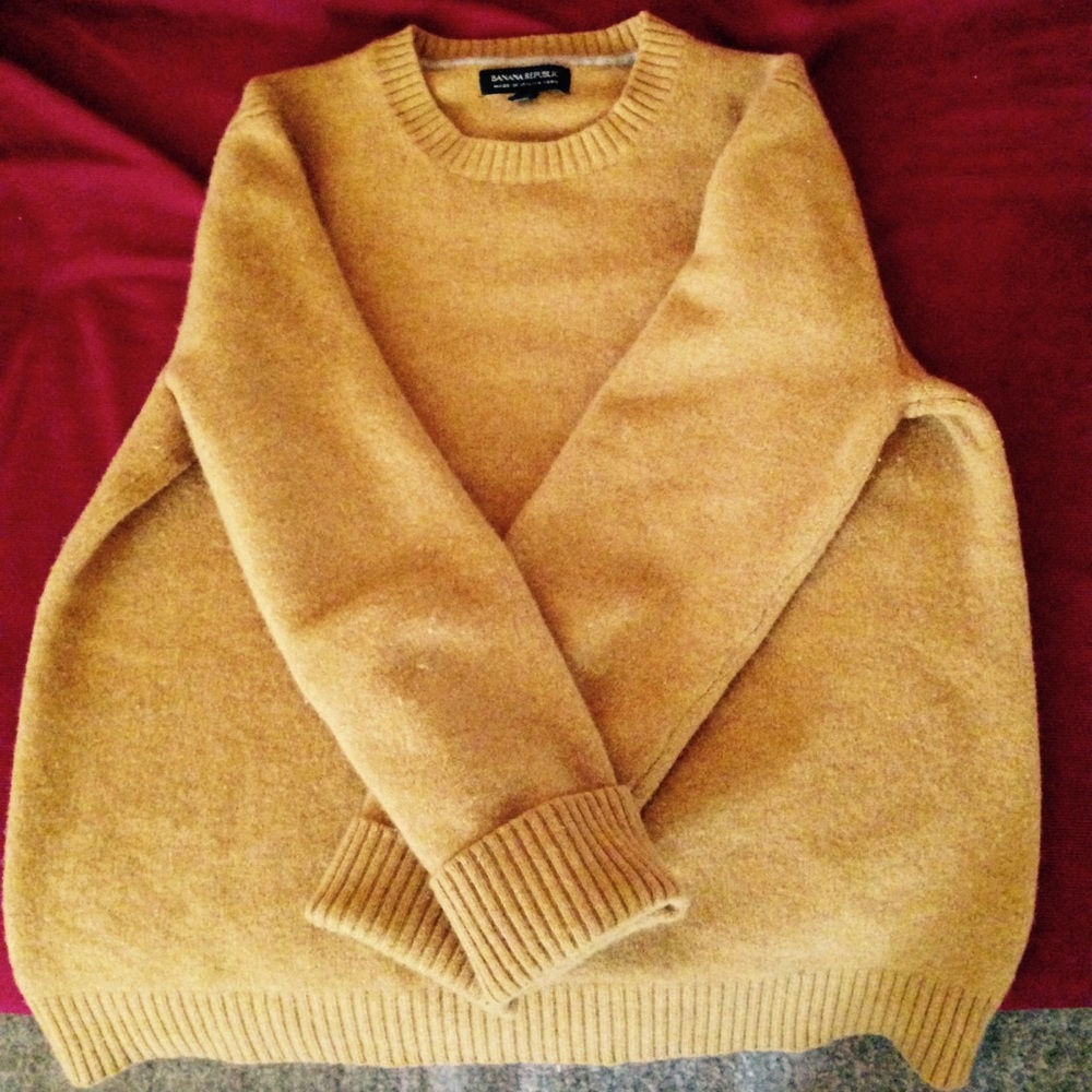 Banana Republic COMFY Yellow Sweater